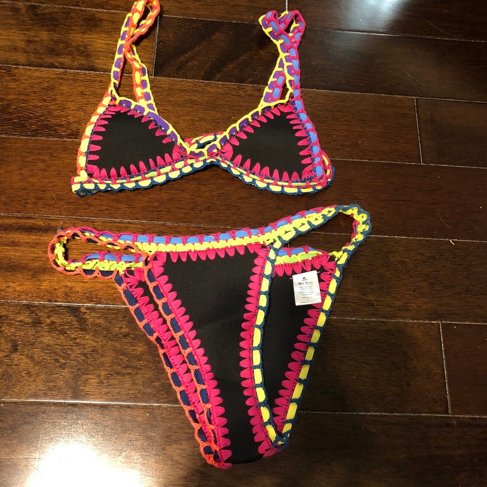 colorful kiini style bikini